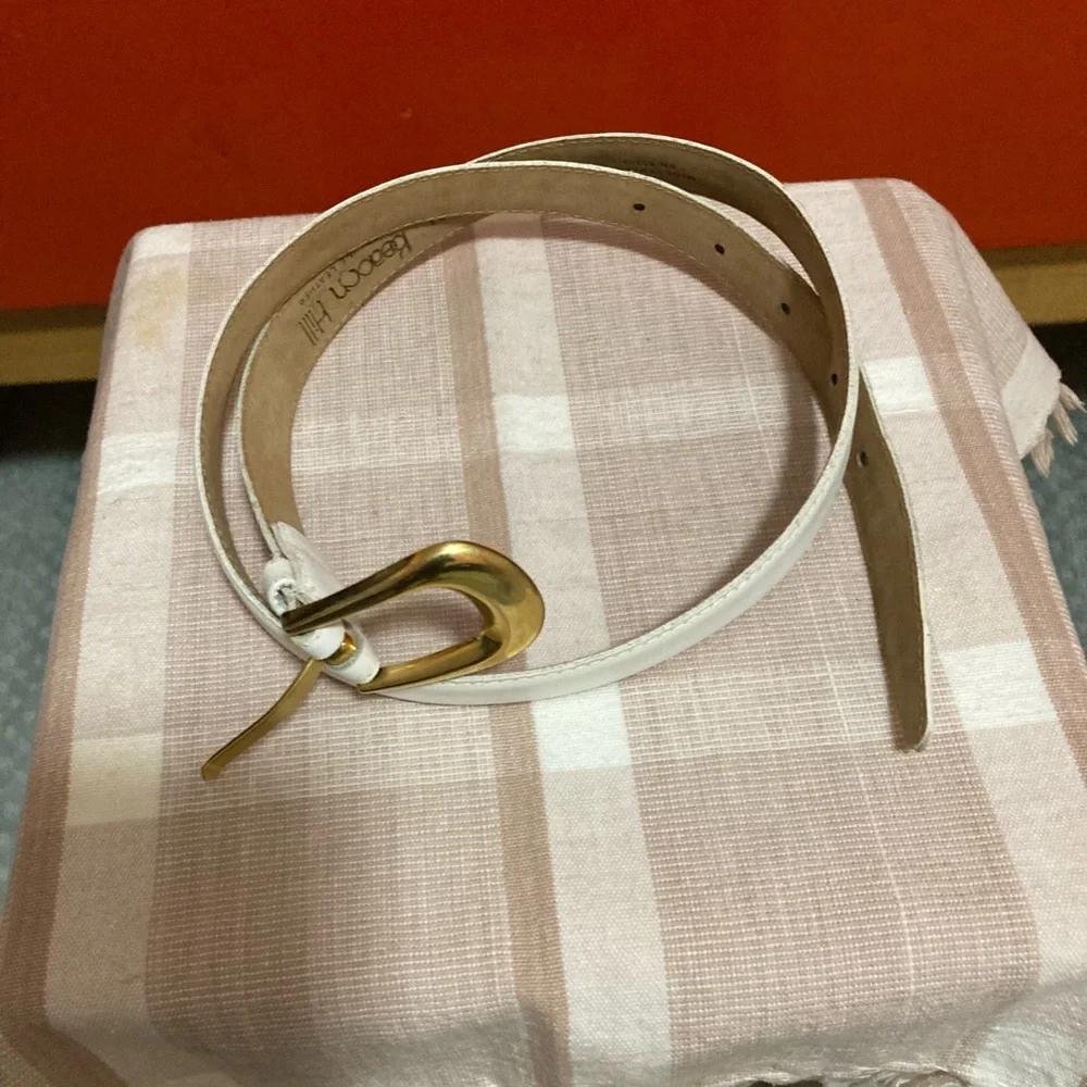 Beacon Hill Skinny White Leather Belt w Gold Buckle Sz L. USED; Good Condition - Picture 5 of 8
